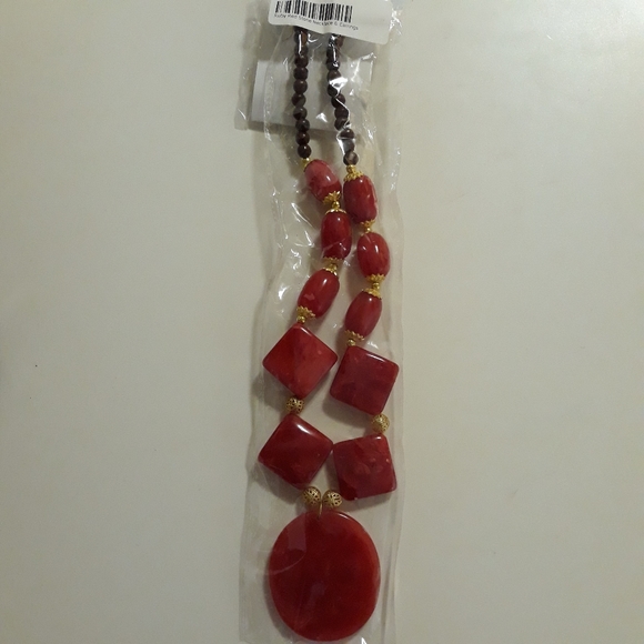 Ruby Red Stone Necklace & Earrings - Picture 5 of 7